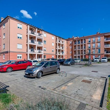 Laura House With Apartment Умаг Екстериор снимка